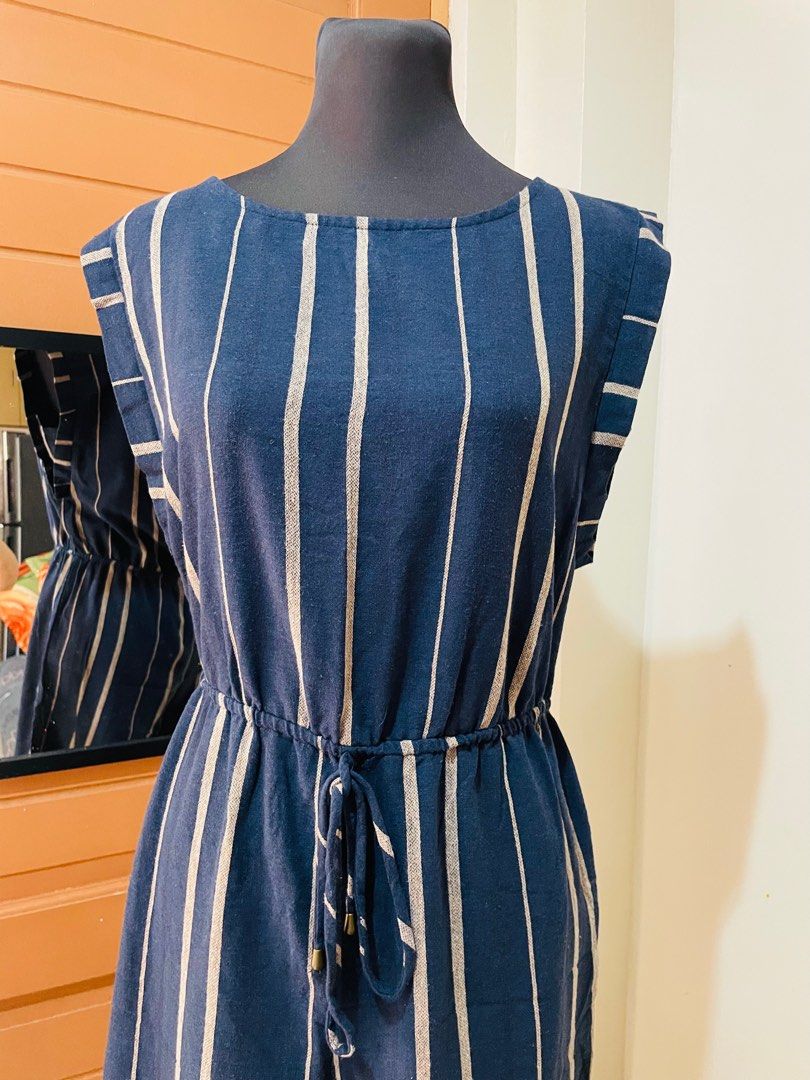 Preloved Universal Thread (Category: Jumpsuits) located in Iloilo. Submitted by letsgoshopping20 (Listing ID 1327566930, Image 2). Description: best Fit M-L cotton NON-Stretch.