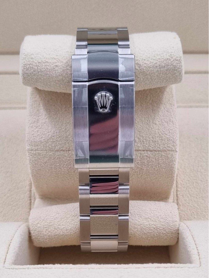 Rolex 2024 Dome Oyster "Wimbledon" (Category: Luxury Watches) located in Pasig City. Submitted by Watchaholics (Listing ID 1327592753, Image 2). Description: Datejust 36 Dome Oyster "Wimbledon" Ref 126200 Brand New 2024 Complete set For 545k.