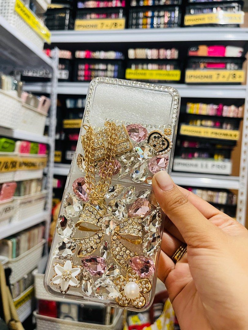 Samsung Galaxy Flip 3/4 Case (Category: Cases & Sleeves) located in Mandaluyong City. Submitted by co.case (Listing ID 1327640202, Image 2). Description: Price Range: ₱300-400 each.