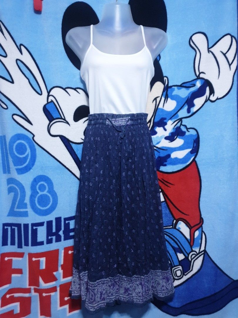 Skirt flowy (Category: Everything Else Others) located in Cavite. Submitted by assortedbymickeymouse (Listing ID 1327654015, Image 1). Description: S: 24" - 40" max. L: 29" A line garterized.
