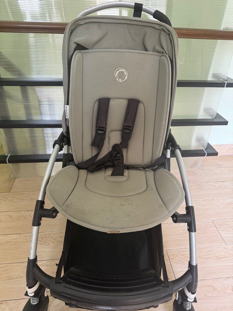Strollers Bugaboo bee (Category: Strollers) located in Makati City. Submitted by thevclosetph (Listing ID 1327688096, Image 2). Description: Heavy duty stroller. Can bring it anywhere Can put lot of things Good for travel No issue Just need a little cleaning .