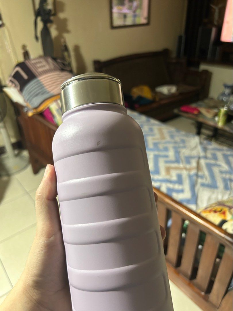 TYESO Hot & Cold Tumbler (Category: Water Bottles & Tumblers) located in Manila. Submitted by curatedbyelvynna (Listing ID 1327565337, Image 3). Description: Please see all posted photos for flaws before making an offer. Condition: 5/5 No ‘more photos’. All photos are posted, what you see is what you’ll get. Please note that my items are preloved, it is likely that there will be signs of light wear in general. Last price posted 💯 No more hagglin