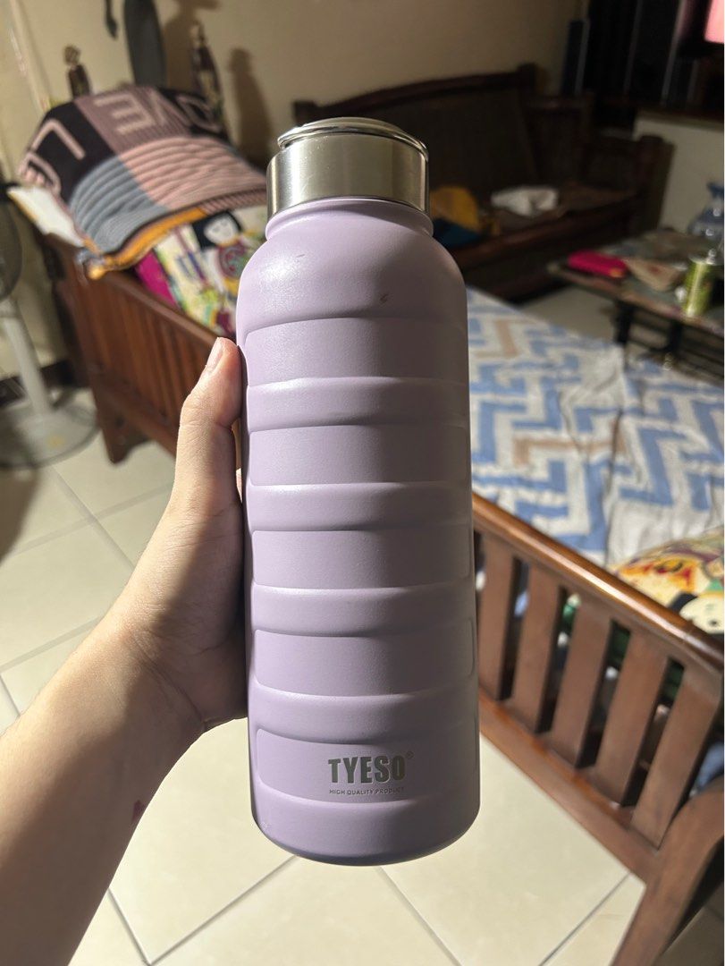 TYESO Hot & Cold Tumbler (Category: Water Bottles & Tumblers) located in Manila. Submitted by curatedbyelvynna (Listing ID 1327565337, Image 1). Description: Please see all posted photos for flaws before making an offer. Condition: 5/5 No ‘more photos’. All photos are posted, what you see is what you’ll get. Please note that my items are preloved, it is likely that there will be signs of light wear in general. Last price posted 💯 No more hagglin