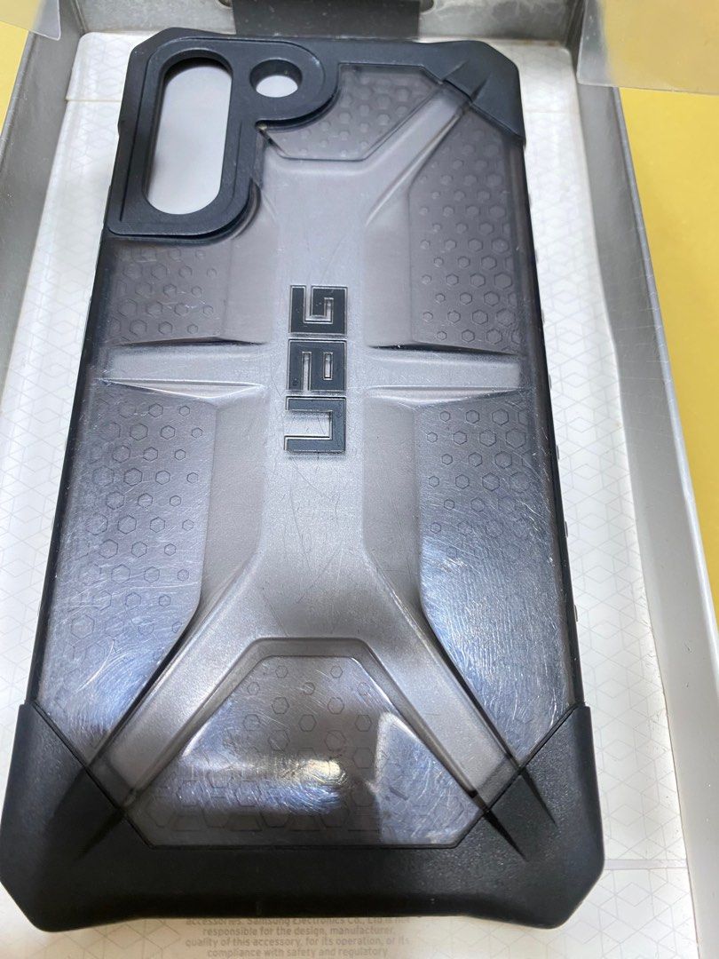 [SALE] UAG Samsung Case Galaxy S22 + 5G Casing with Rugged Lightweight Slim Shockproof Translucent Protective Cover - Black (Category: Cases & Sleeves) located in Singapore. Submitted by randombuy123 (Listing ID 1327695939, Image 2). Description: Rugged Protection Pathfinder Series For / Pour.