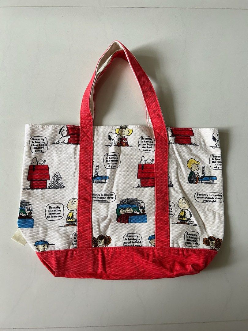 Uniqlo snoopy bag hotsell