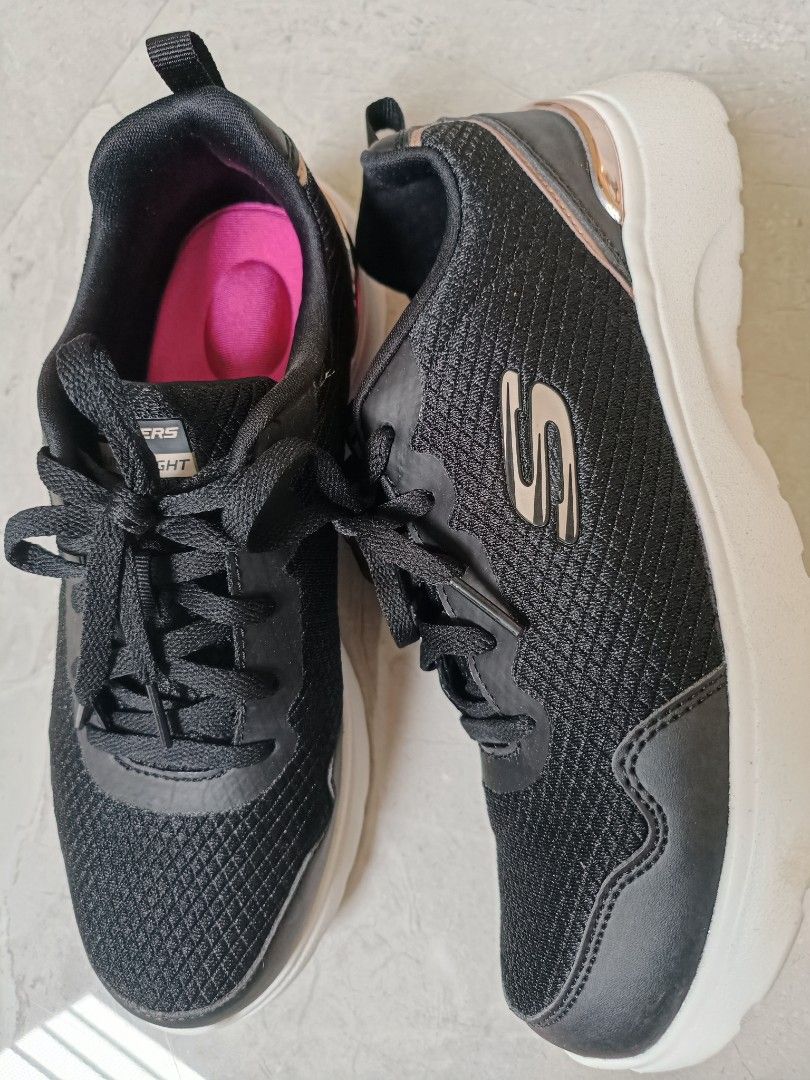 Ladies skechers size 8 top