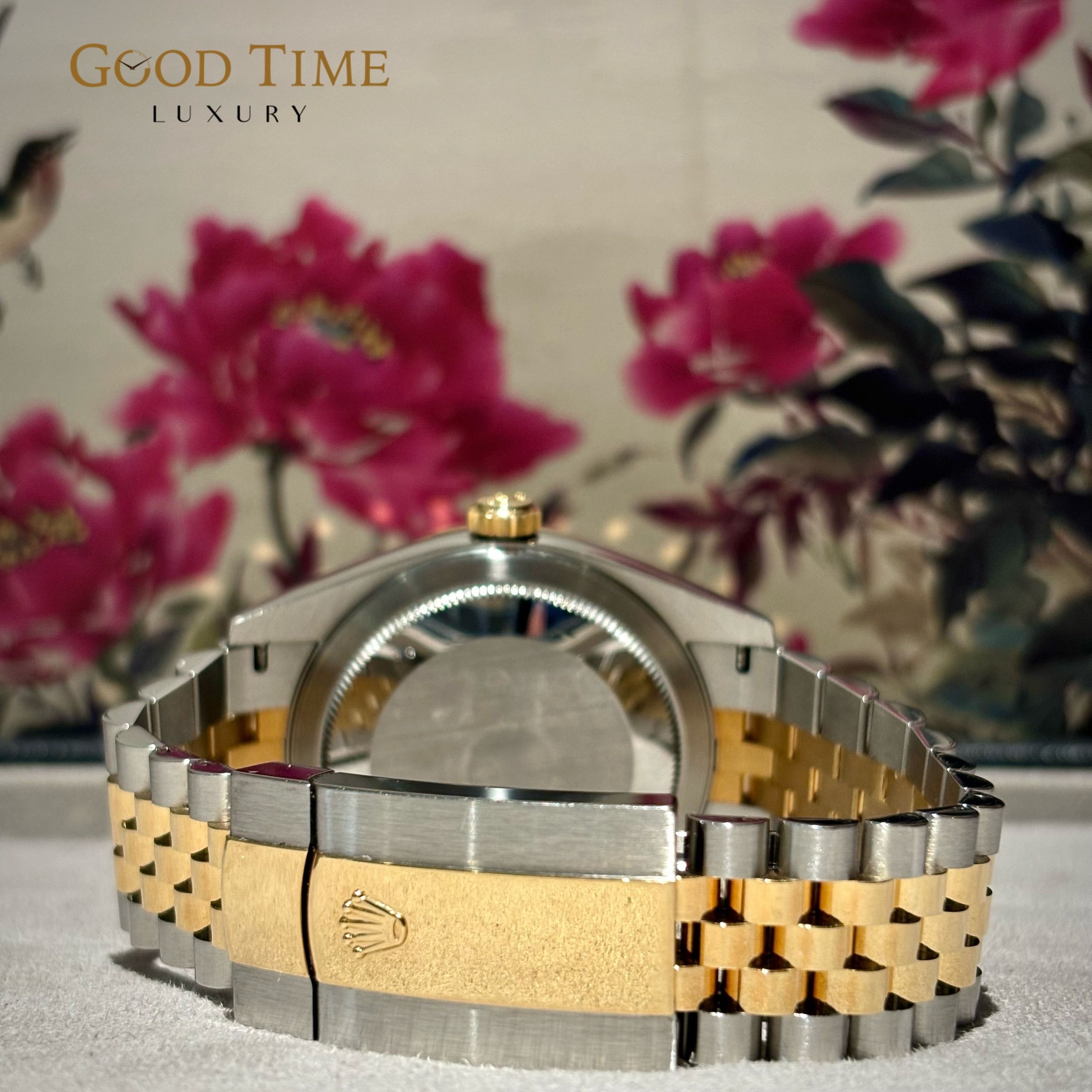 2021 NOV Unpolished Rolex Sky-Dweller 42 326933 Half Gold White Dial Jubilee (Category: Watches) located in Singapore. Submitted by goodtimeluxury (Listing ID 1327811363, Image 2). Description: Brand: Rolex Model: Sky-Dweller 42 326933 Half Gold White Dial Jubilee Year: 2021 NOV Box and Papers: Yes Description: Unpolished Mint Condition, Retails $30400 Payment mode: - Bank Transfer, Paynow, Cash - Additional 2.5% for one time credit card VISA, MA