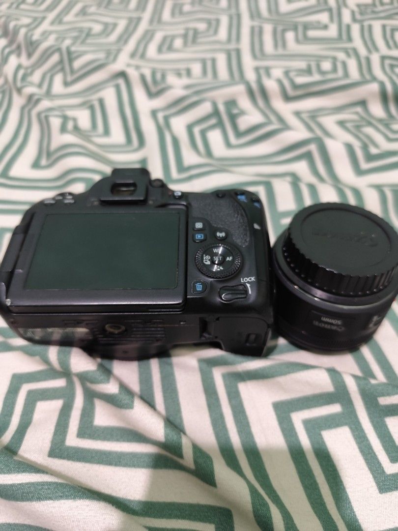 Canon 77D 50mm (not working.)no battery (Category: Cameras) located in Manila. Submitted by artdisc (Listing ID 1327833239, Image 2). Description: with box not working no battery & charger nabasa po sa dagat..