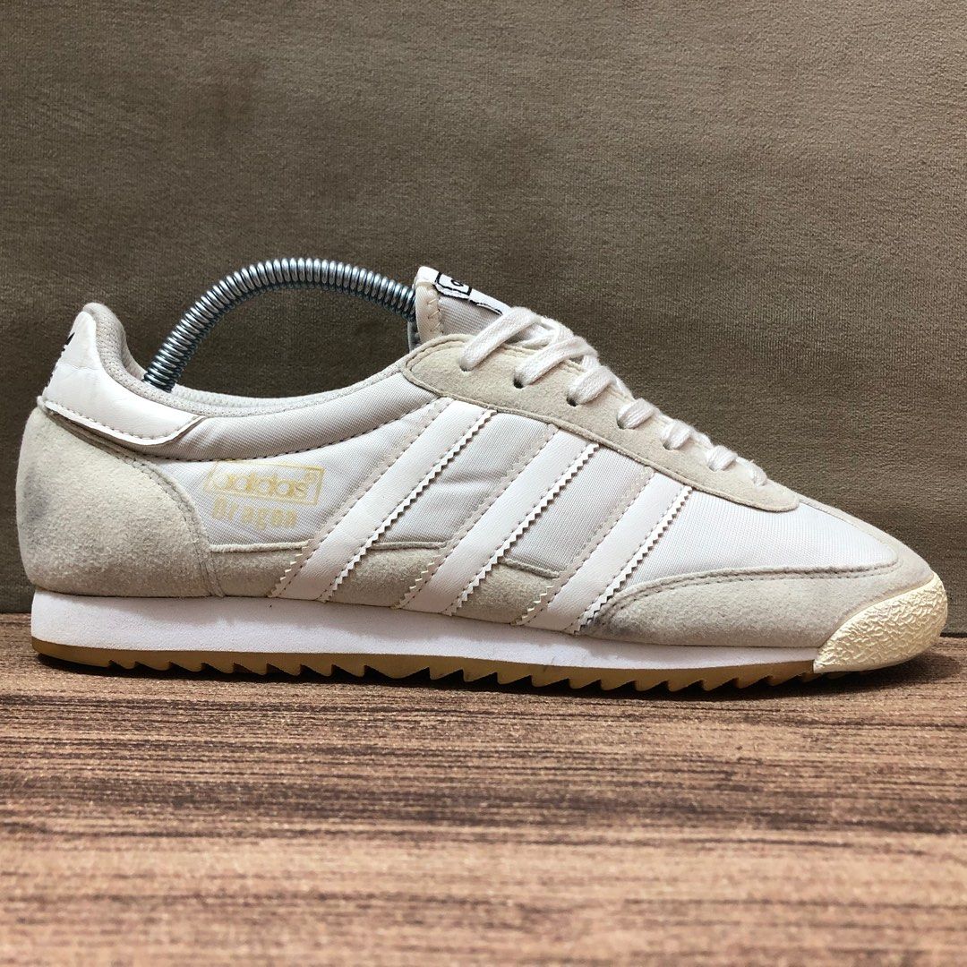 Adidas dragon size 41 b3827 Fesyen Pria Sepatu Sneakers di Carousell