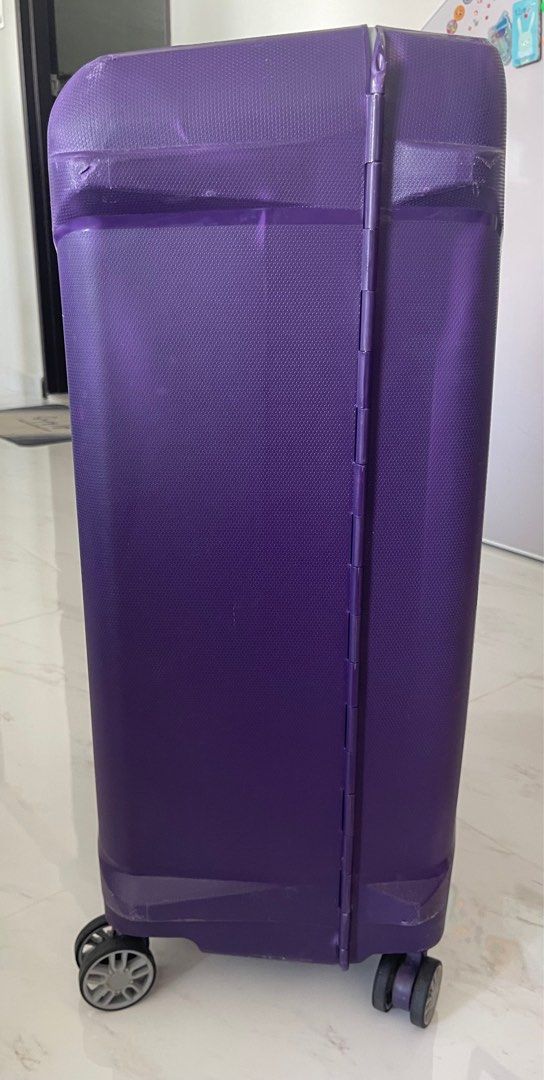 American Tourister Tribus Spinner, Hobbies & Toys, Travel, Luggage on