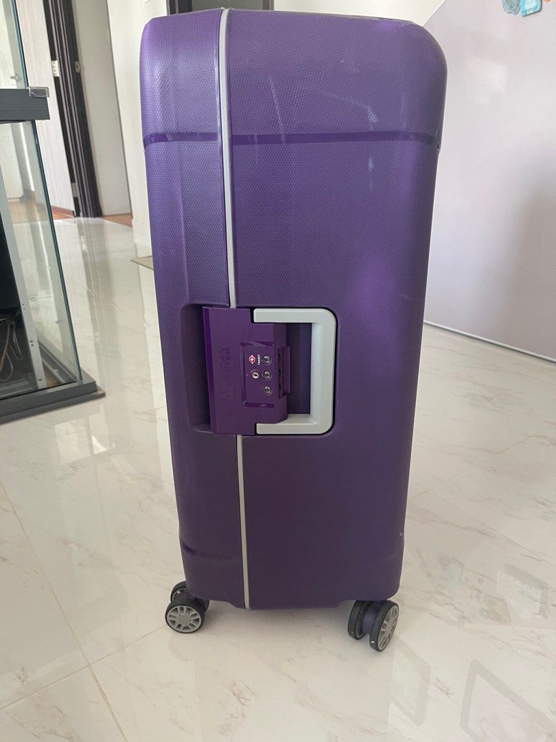 American Tourister Tribus Spinner, Hobbies & Toys, Travel, Luggage on