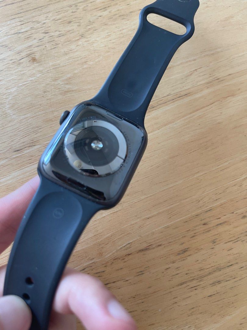 Aluminium space grey with black sport band 2025