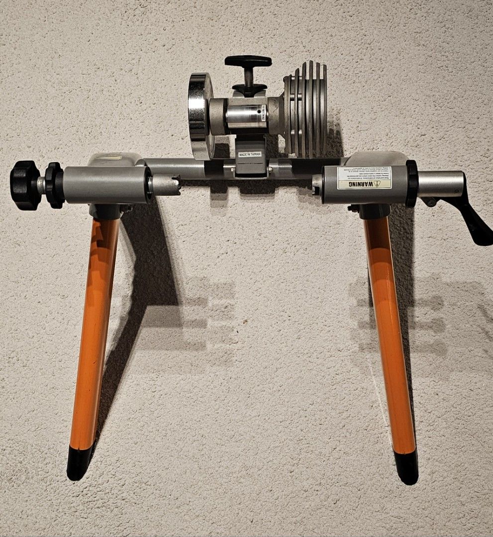Cascade Fluid Pro Bicycle Trainer