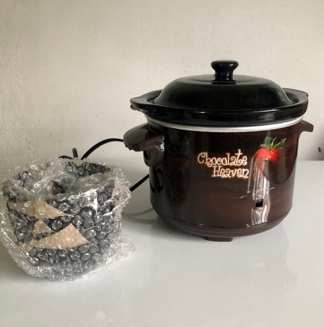 Chocolate Fondue Maker (Category: Other Kitchen Appliances) located in Cebu City. Submitted by adriano.adriano (Listing ID 1327772471, Image 1). Description: Chocolate or cheese fongue maker. For choco strawberry, marshmallow, melon or bread stick fondues. comes with 3 small dishes. brandnew. buyer pays shipping fr cebu. .