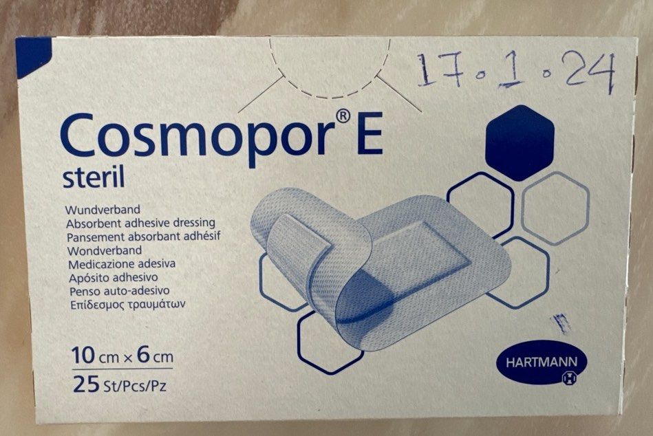 Cosmopor E (Category: Medical Supplies & Tools) located in Singapore. Submitted by tanis1 (Listing ID 1327742819, Image 1). Description: Hartmann Cosmopor E 10cm x 6cm 25 pcs per box Expiry 2028-04-01.
