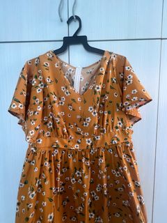 (Category: ) located in . Submitted by stylish_secondhand (Listing ID 1327778667, Image 1). Description: .