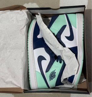 (Category: ) located in . Submitted by fr_a_snkr_rm (Listing ID 1327727235, Image 1). Description: .