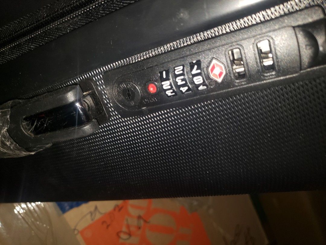Girl luggage suitcase (Category: Parents, Babies & Kids Others) located in Toronto. Submitted by mizzboss13 (Listing ID 1327883072, Image 3). Description: brand new lock able combination kid girl suitcase.