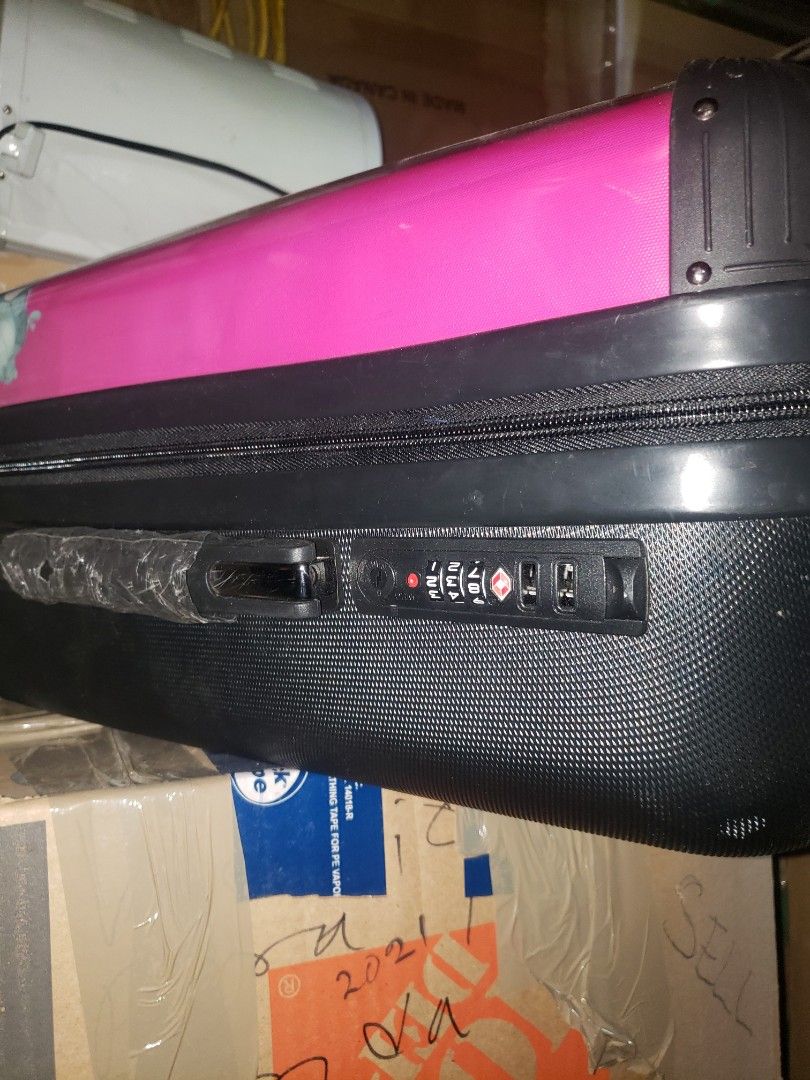 Girl luggage suitcase (Category: Parents, Babies & Kids Others) located in Toronto. Submitted by mizzboss13 (Listing ID 1327883072, Image 2). Description: brand new lock able combination kid girl suitcase.