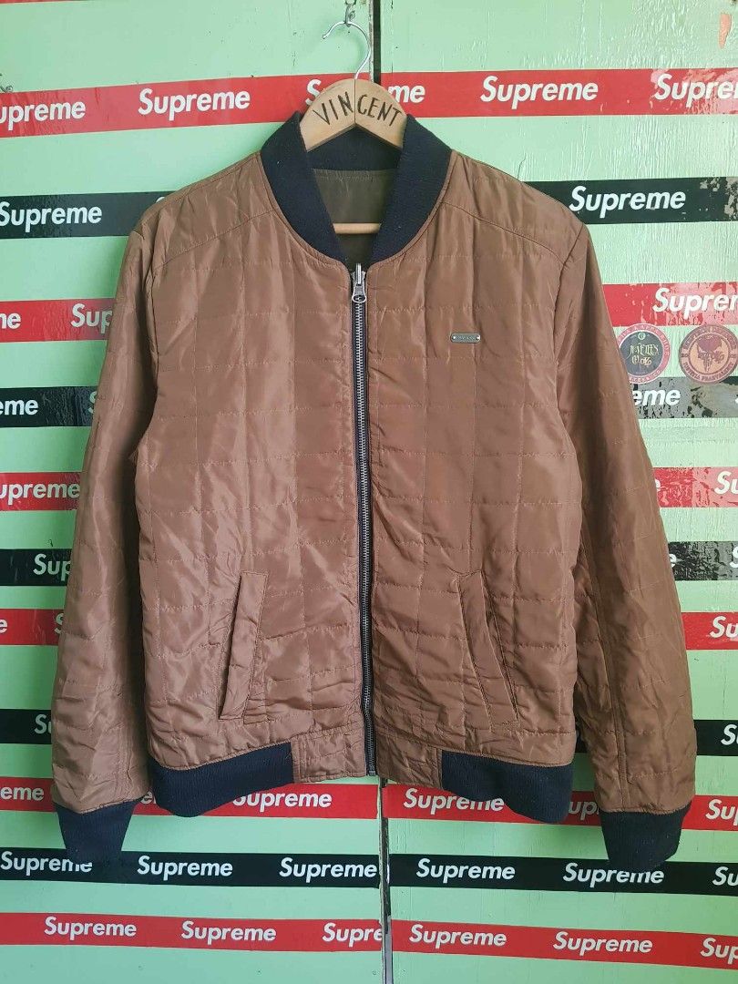 GUESS REVERSIBLE BOMBER JACKET Men s Fashion Coats Jackets and Outerwear on Carousell