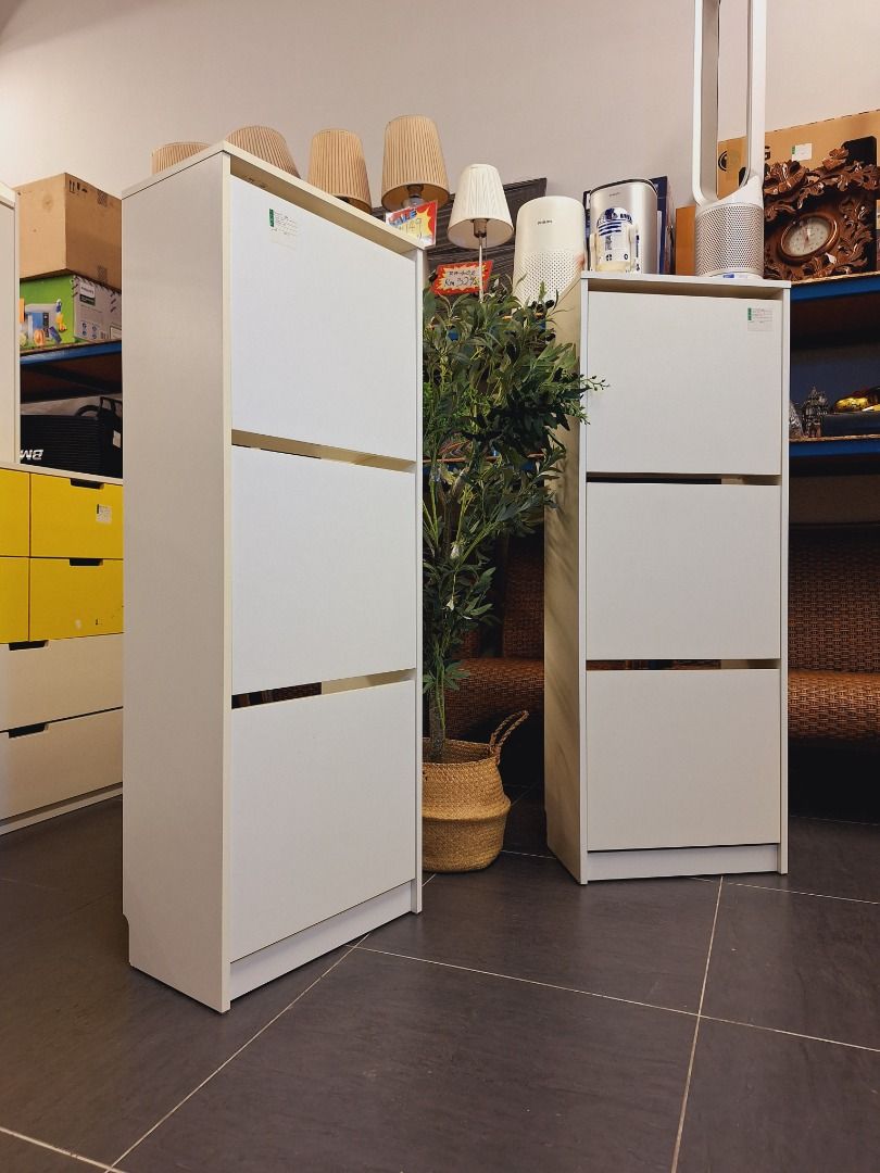 IKEA BISSA Shoe cabinet with 3 compartments white 49x28x135 cm IKEA BISSA Kabinet kasut dengan 3 tempat penyimpanan putih 49x28x135 cm