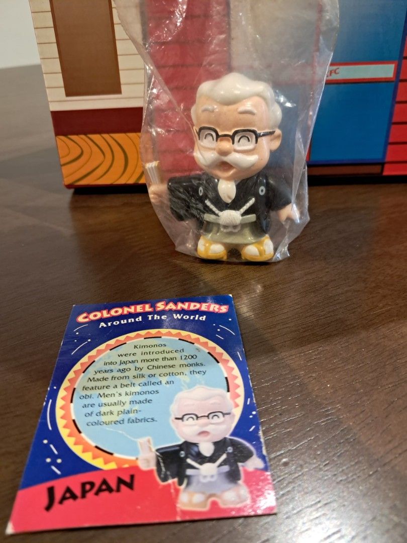 KFC COLONEL SANDERS AROUND THE WORLD SET WITH CARD / MINIATURES AND