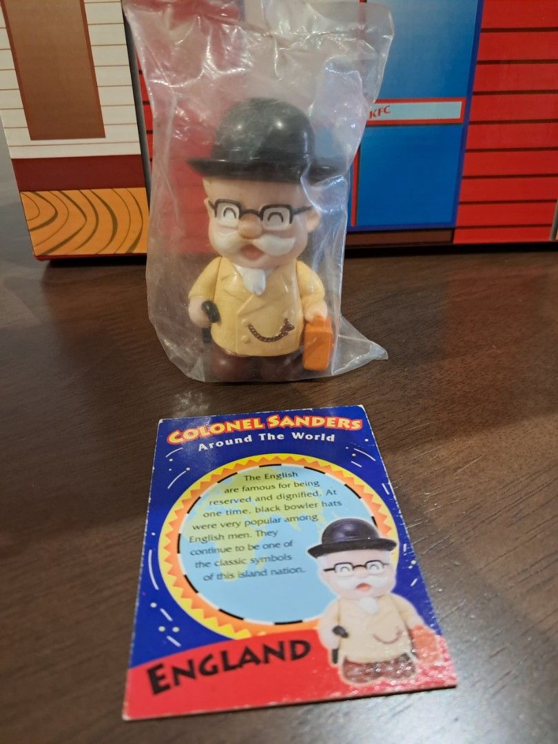 KFC COLONEL SANDERS AROUND THE WORLD SET WITH CARD / MINIATURES AND