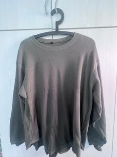 (Category: ) located in . Submitted by stylish_secondhand (Listing ID 1327775652, Image 1). Description: .