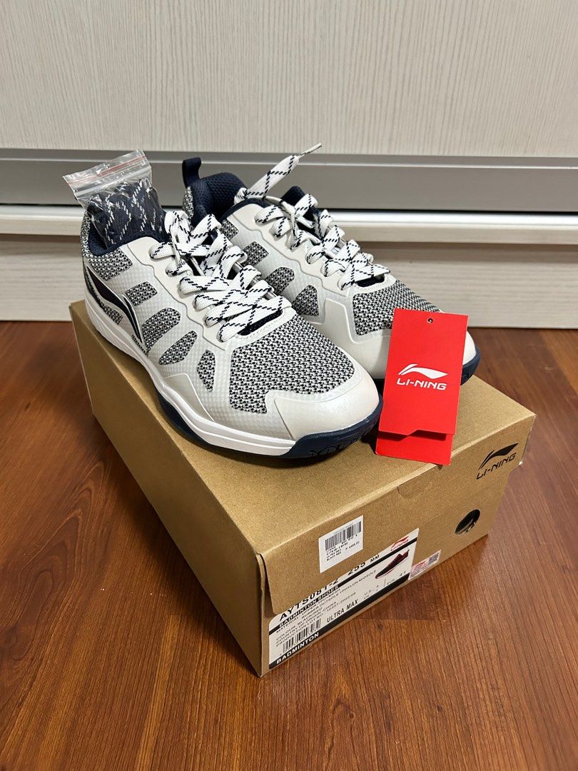 Li-Ning Ultra Max (US 8 - 25.5cm) (Category: Sneakers) located in Manila. Submitted by sammyyy19 (Listing ID 1327836916, Image 1). Description: LI-NING ULTRA MAX US Size 8 (25.5cm) Brand new with extra lace ₱3700 (Bought for ₱4495) rfs: impulse buy.
