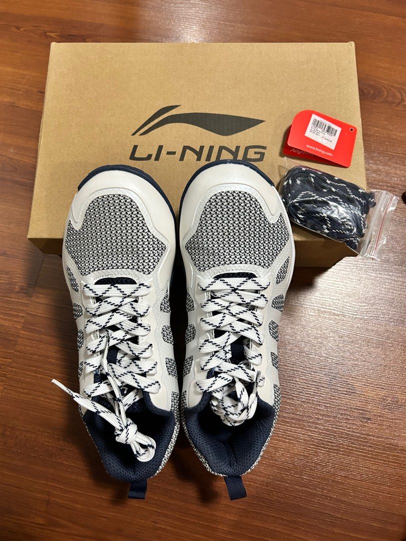 Li-Ning Ultra Max (US 8 - 25.5cm) (Category: Sneakers) located in Manila. Submitted by sammyyy19 (Listing ID 1327836916, Image 2). Description: LI-NING ULTRA MAX US Size 8 (25.5cm) Brand new with extra lace ₱3700 (Bought for ₱4495) rfs: impulse buy.