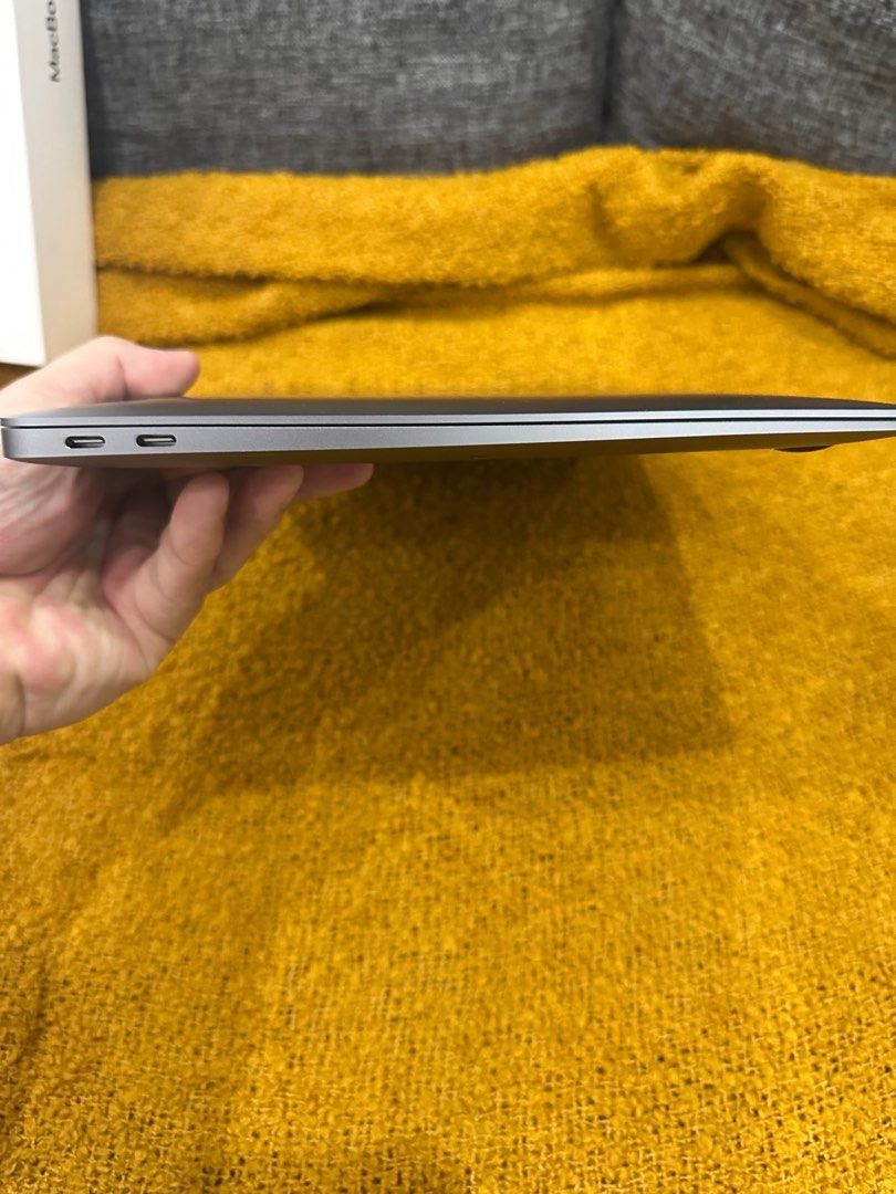 Macbook Air 13 M1 256GB (Purchased March 2024 Powermac), Computers
