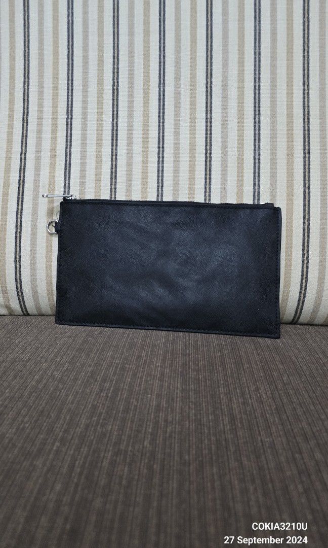 Micheal Kors clutch bag MK, Women's Fashion, Bags & Wallets, Clutches