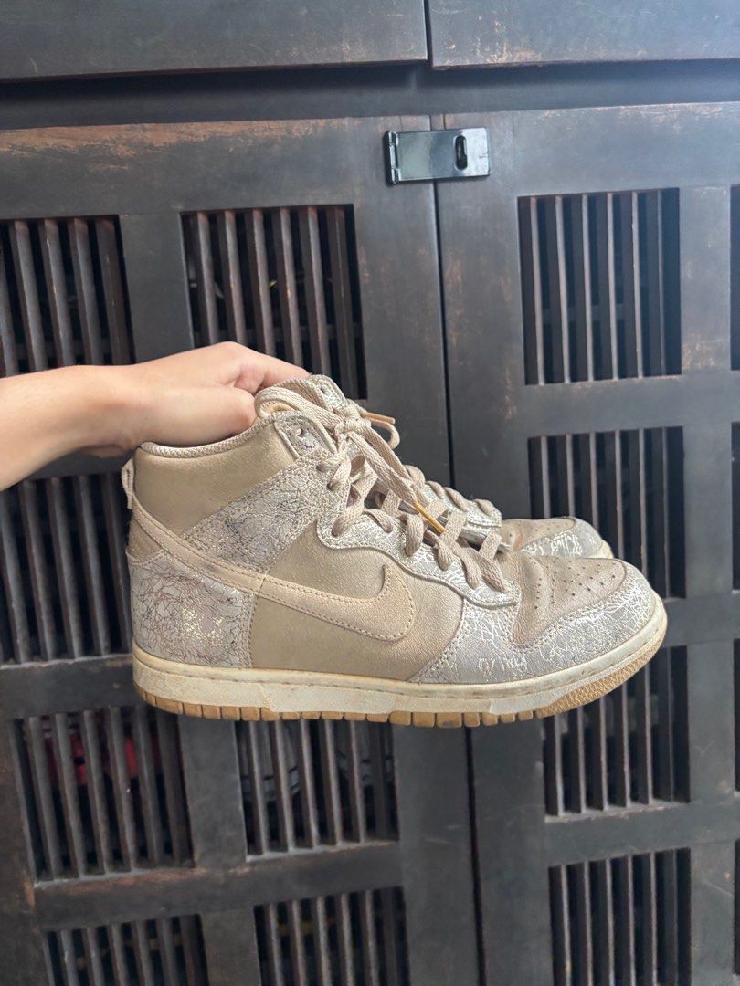 Rose gold nike 27 on sale