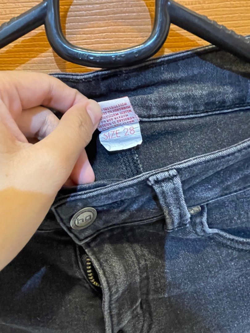Pants (Category: Jeans) located in Paranaque City. Submitted by ronaabell (Listing ID 1327770351, Image 3). Description: kasya din sa 27 na waistline.