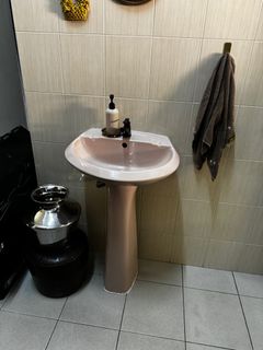 (Category: ) located in . Submitted by lilipet (Listing ID 1327746006, Image 1). Description: .