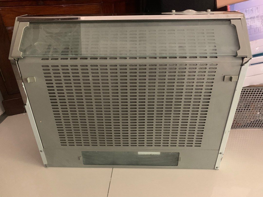 Range hood (Category: Other Kitchen Appliances) located in Manila. Submitted by yumifendigucci24 (Listing ID 1327807762, Image 1). Description: Like a new never been used MOP: gcash.