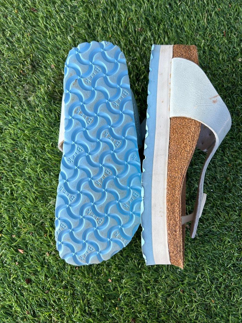 Selipar (Category: Flipflops and Slides) located in Bandar Pusat Jengka. Submitted by geroboksara_ (Listing ID 1327815313, Image 3). Description: Papillip by birkenstock, gam bahagian tepi tercabut. If beli kena gam semula. To let go. Condition seperti dalam gambar. .