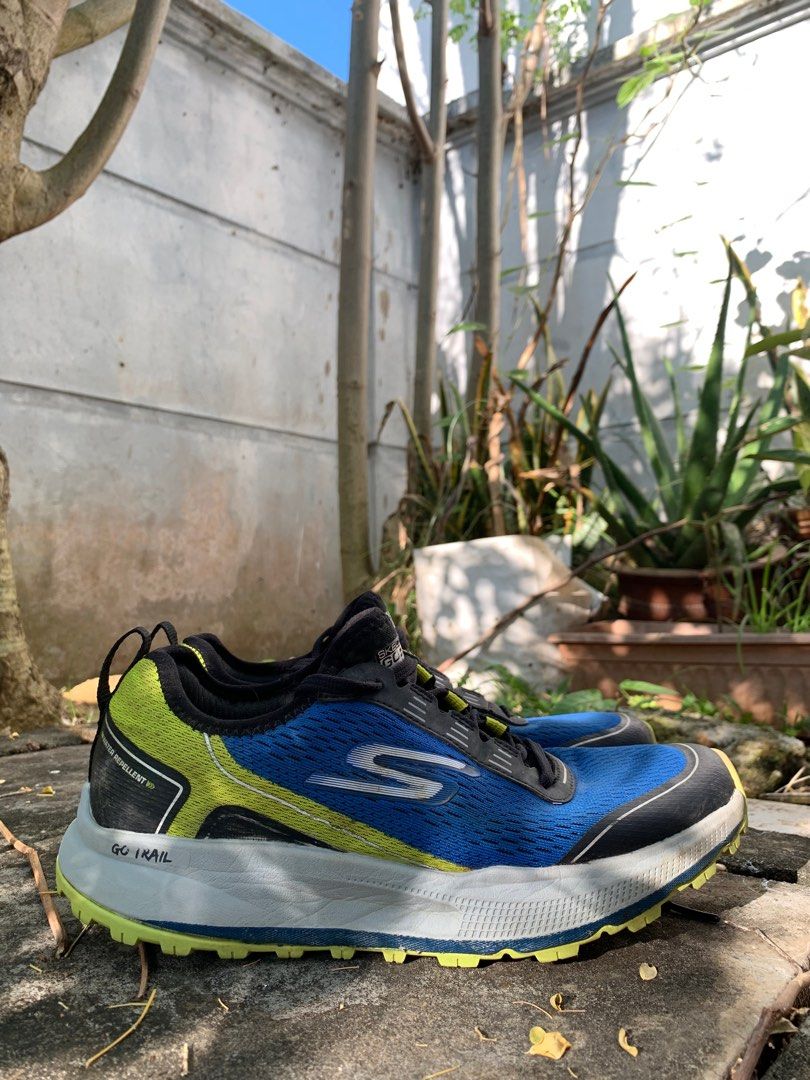 Skechers trail running top