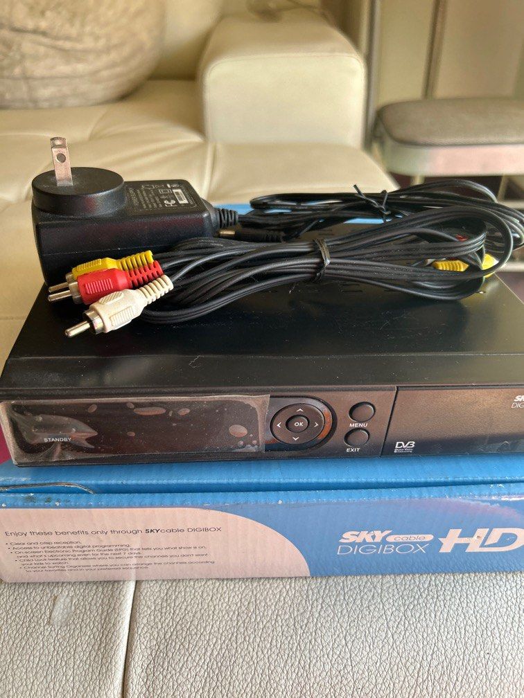 Sky Cable Digibox HD (Category: Entertainment Systems & Smart Home Devices) located in Taguig. Submitted by lindacalle50487 (Listing ID 1327762468, Image 1). Description: comes complete with box and connectors.