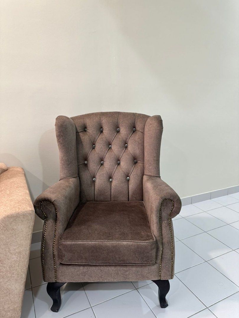 Sofas (Category: Sofas) located in Kajang. Submitted by azwan86 (Listing ID 1327735220, Image 3). Description: Take all 3 seater sofas And 2 wing chair Self pickup at bandar bukit mahkota , bangi.