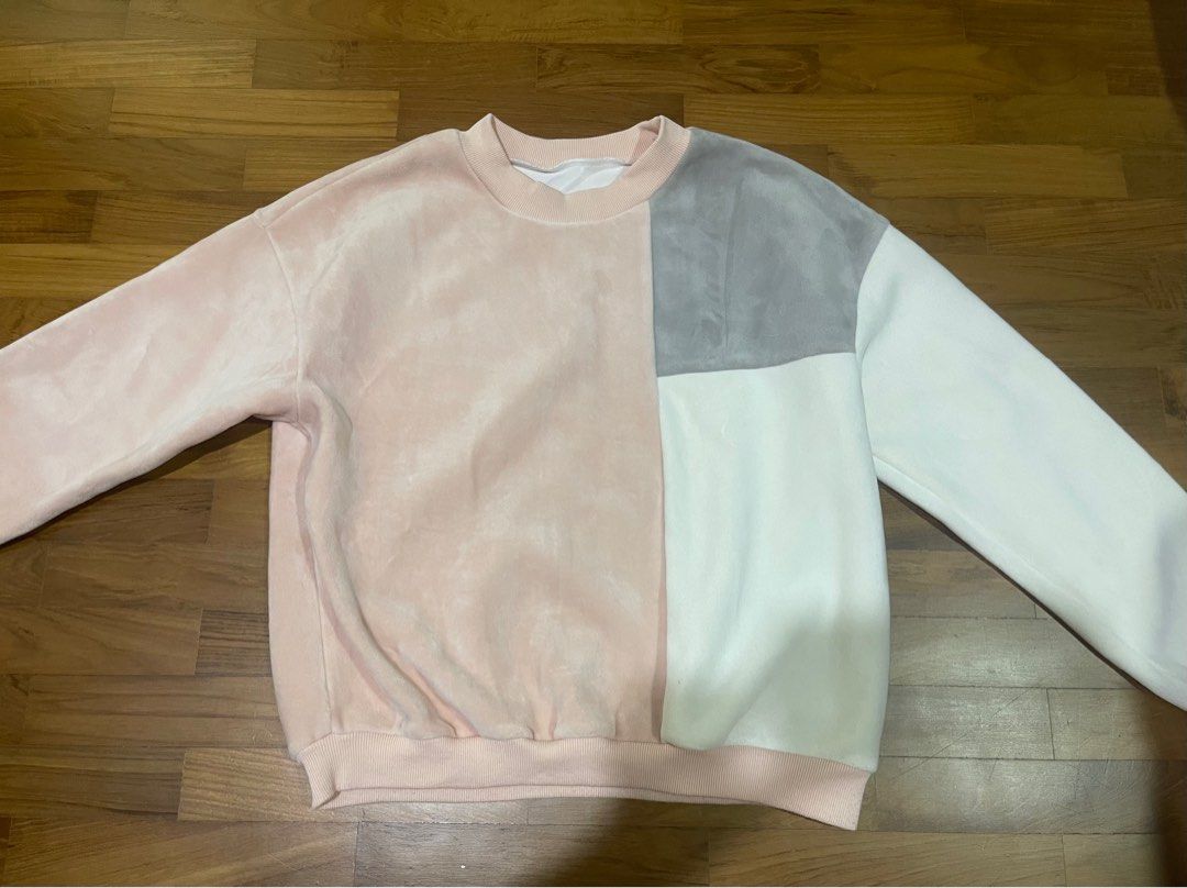 Soft Pullover (Category: Longsleeves) located in Singapore. Submitted by justsell1234 (Listing ID 1327790176, Image 1). Description: Bought in hk some years ago Very soft material on the outside Warm Worn only once or twice when overseas No size label, but it fits a usual S/6-8!.