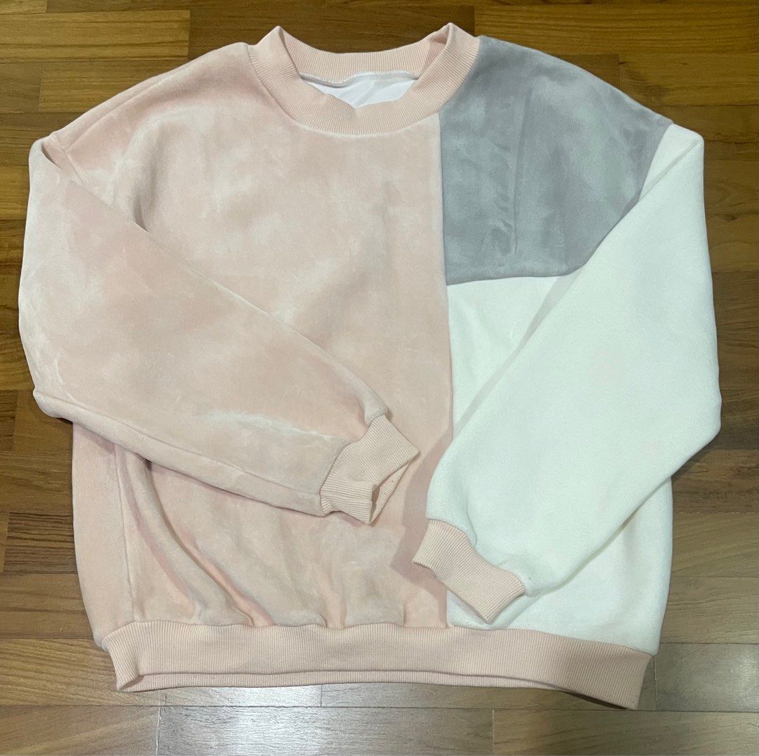 Soft Pullover (Category: Longsleeves) located in Singapore. Submitted by justsell1234 (Listing ID 1327790176, Image 2). Description: Bought in hk some years ago Very soft material on the outside Warm Worn only once or twice when overseas No size label, but it fits a usual S/6-8!.