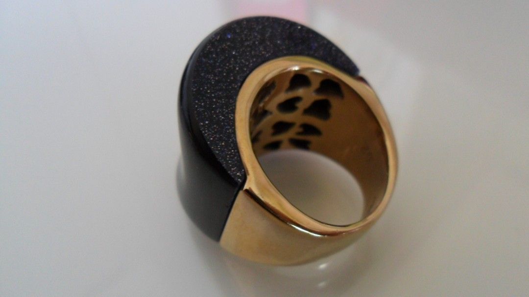 Statement Ring (Category: Rings) located in Singapore. Submitted by pipilou (Listing ID 1327852247, Image 2). Description: Selling the Ring in the set as the watch is not in good condition (peeling watch strap) for sale. But happy to mail as a set to buyer of the ring upon request. Size 52 or inner dimension 17.2mm..