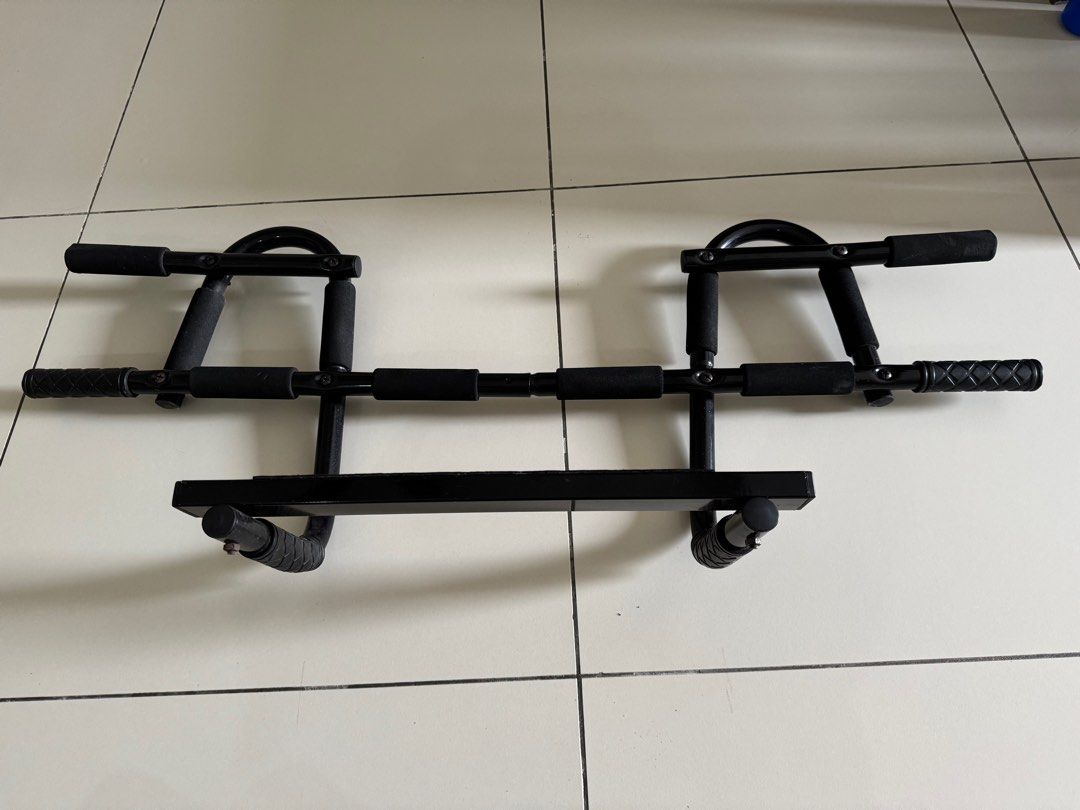 Upper body workout bar, Sports Equipment, Exercise & Fitness, Cardio