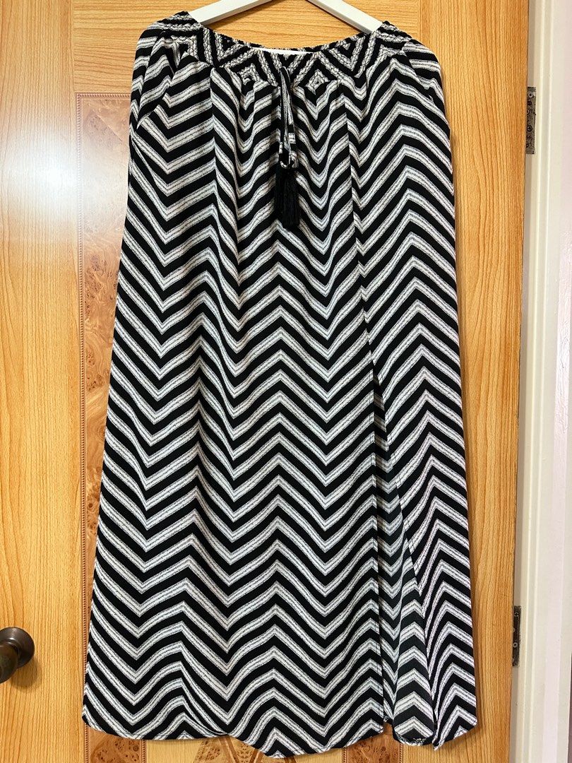 Valley girl black and white skirt new arrivals