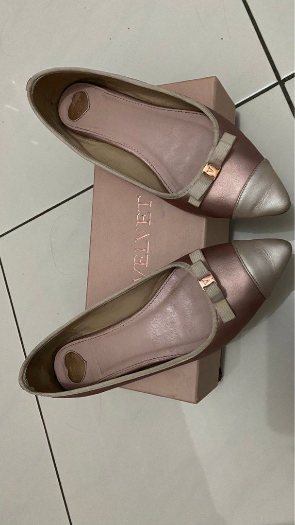 Velvet Flat shoes by Zalora Fesyen Wanita Sepatu di Carousell