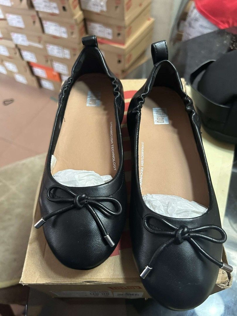 Women allegro with bow (Category: Flats & Sandals) located in Las Pinas. Submitted by jcualquera (Listing ID 1327759348, Image 2). Description: allegro black & navy both S5/eu36 MOP Gcash paymaya bank transfer MOD lalamove or j&T.