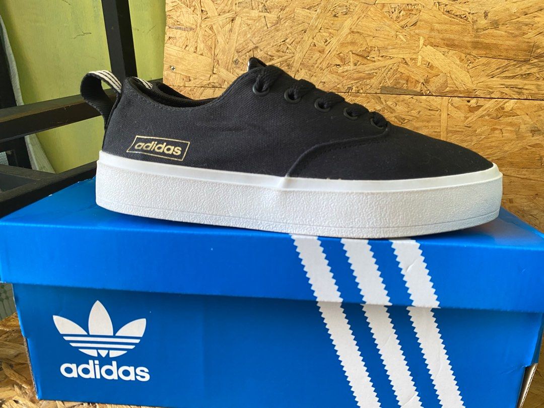 ADIDAS BROMA SKATE, Women's Fashion, Footwear, Sneakers on Carousell