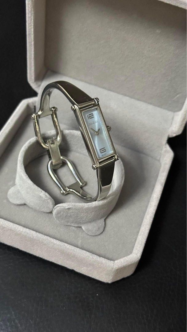 Authentic Gucci (Category: Luxury Watches) located in Manila. Submitted by chloe_luxuries (Listing ID 1328061937, Image 1). Description: Guaranteed original Gucci 1500L Quarts Still in very good working condition Fits in medium size 7”wrist Comes with box Pm for more details.