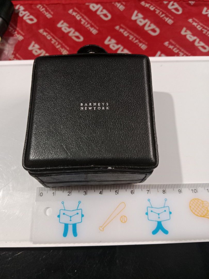 BARNEYS NEW YORK jewelry case (Category: Accessory Holder, Box & Organizers) located in Tabaco. Submitted by fritznicoleshoppe (Listing ID 1327970017, Image 1). Description: BARNEYS NEW YORK jewelry case. makinis pa lalo sa loob..